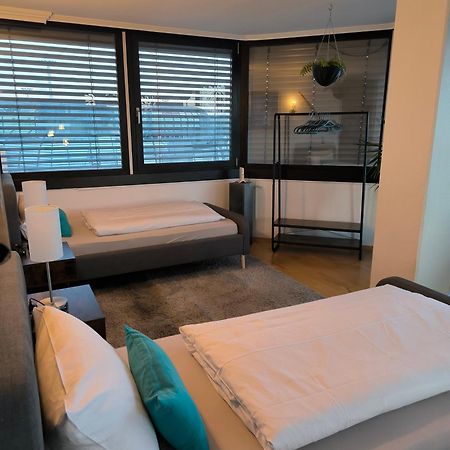 Im Herzen Von Wiesdorf- Blick Auf Das Bayer-Kreuz -Appartement Mit 2 Schlafzimmern-Fuer 3 Personen -Zentral Gelegen - Friedrich Ebert Platz 5A , 4Te Etage - Dachterrasse Und Sauna - Kaution Pflicht - Leverkusen Eksteriør billede