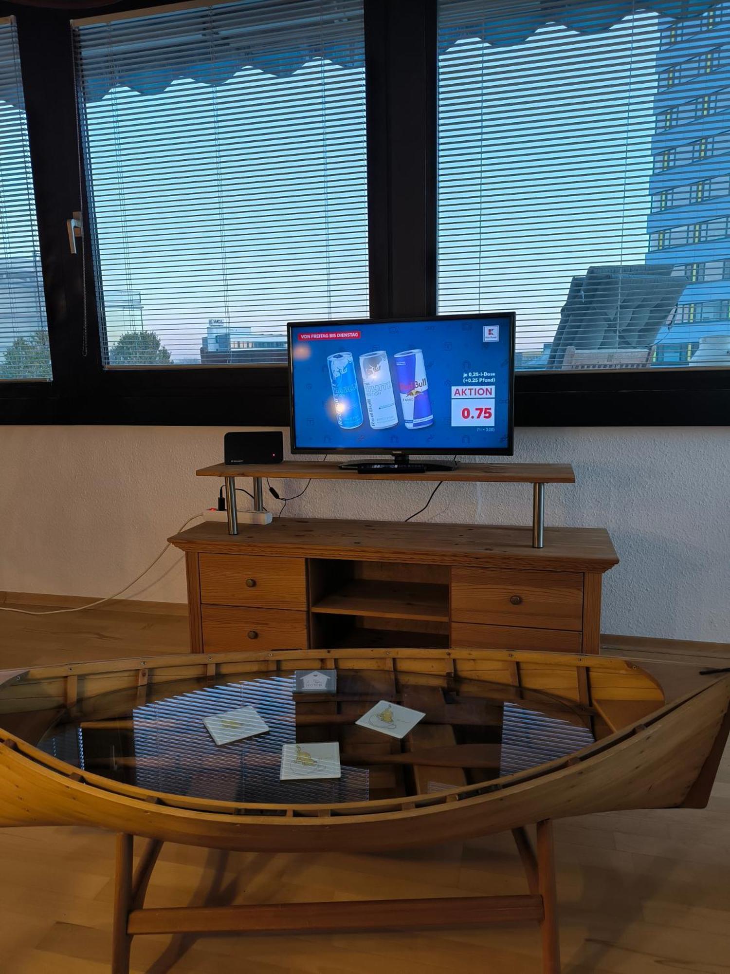 Im Herzen Von Wiesdorf- Blick Auf Das Bayer-Kreuz -Appartement Mit 2 Schlafzimmern-Fuer 3 Personen -Zentral Gelegen - Friedrich Ebert Platz 5A , 4Te Etage - Dachterrasse Und Sauna - Kaution Pflicht - Leverkusen Eksteriør billede